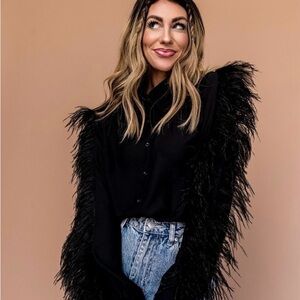 LA’ROS FEATHERED SLEEVE BLOUSE